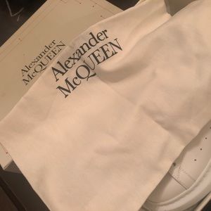 Great 9/10 condition like new. laces just need a minor wash. Sz 6 (36)